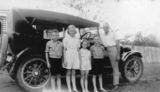Picture relating to Kilcoy - titled 'Gilbert Carseldine and children, Kilcoy, 1941'